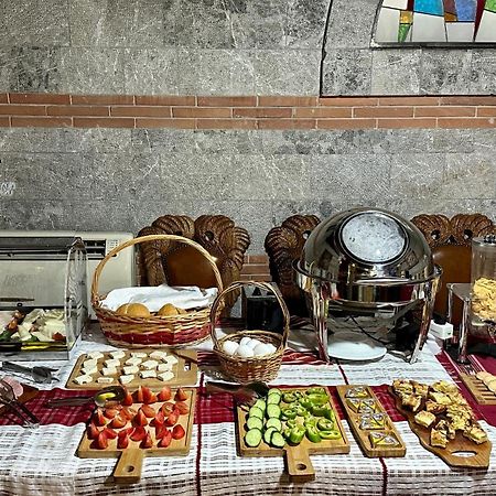 Brilant Antik Center Hotel Тирана Екстериор снимка