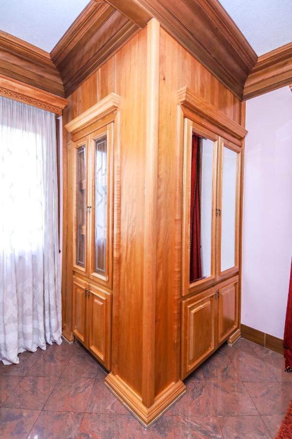 Brilant Antik Center Hotel Тирана Екстериор снимка