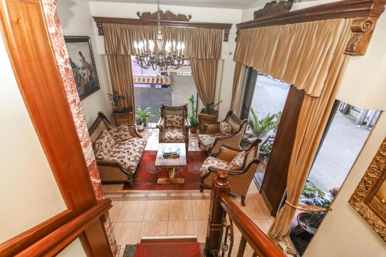 Brilant Antik Center Hotel Тирана Екстериор снимка