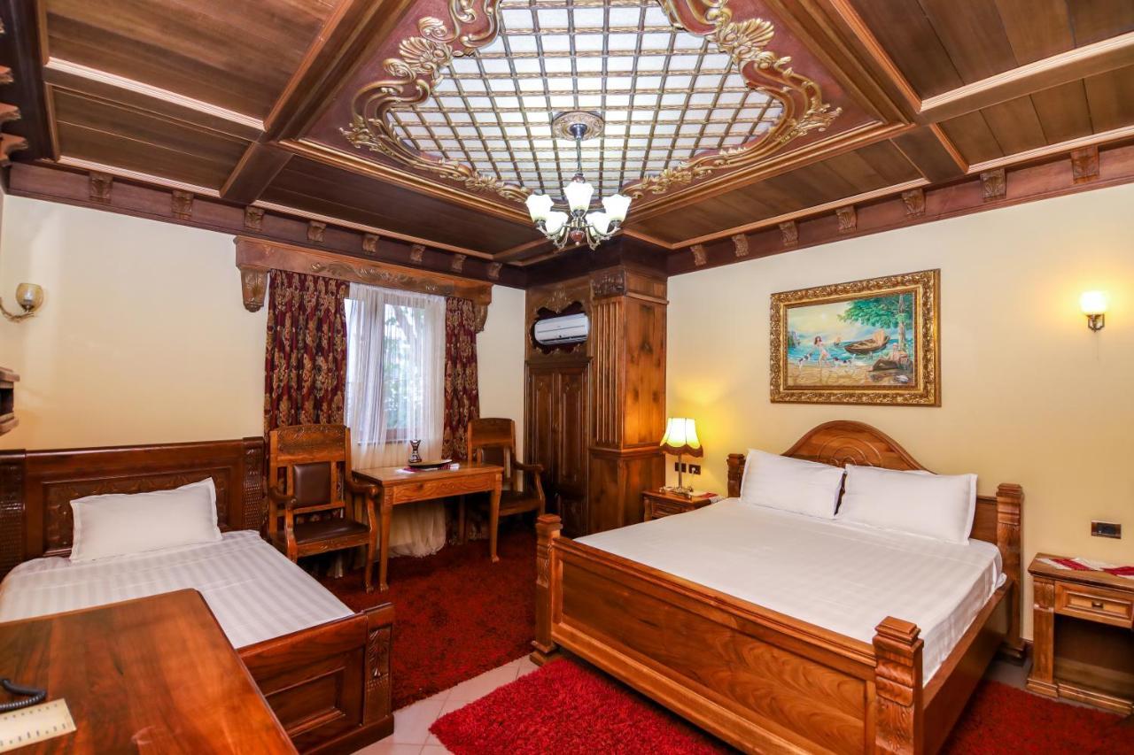 Brilant Antik Center Hotel Тирана Екстериор снимка