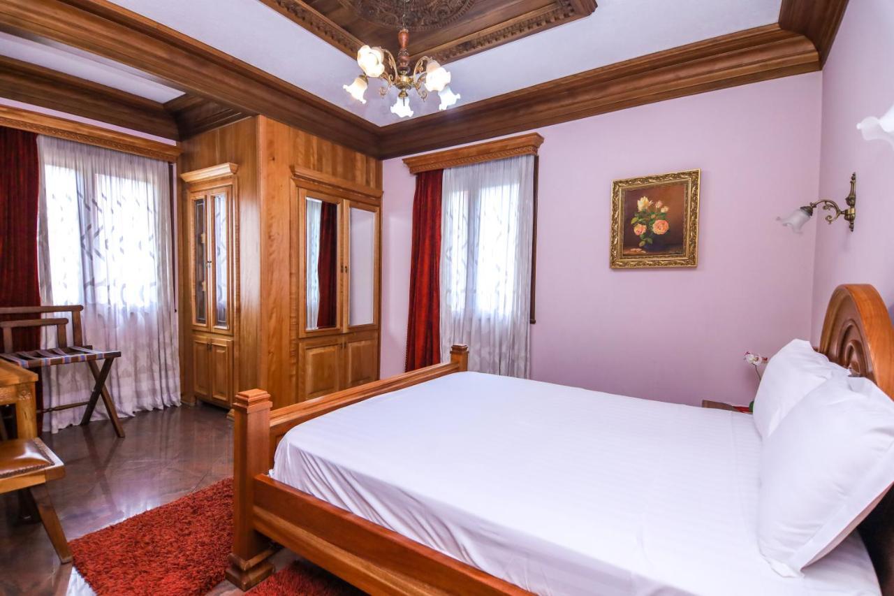 Brilant Antik Center Hotel Тирана Екстериор снимка