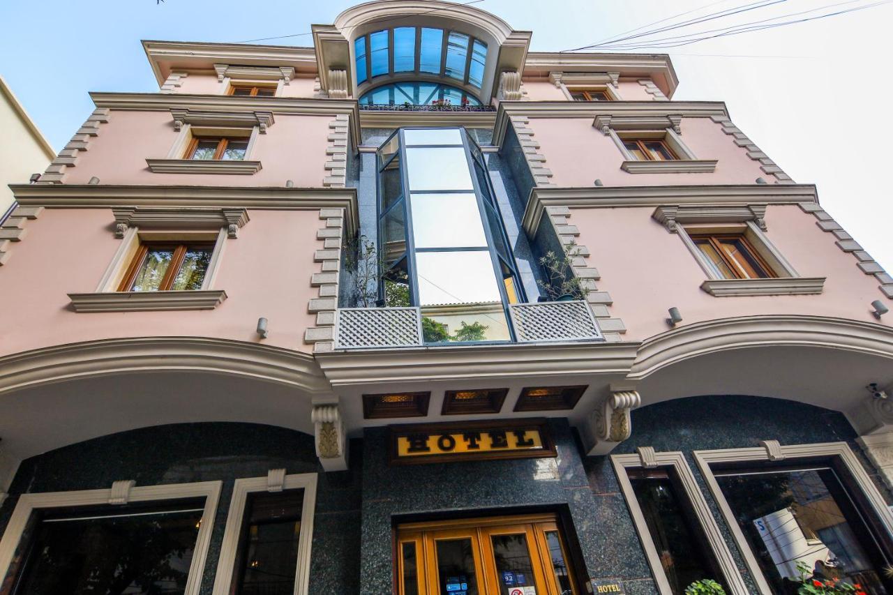 Brilant Antik Center Hotel Тирана Екстериор снимка