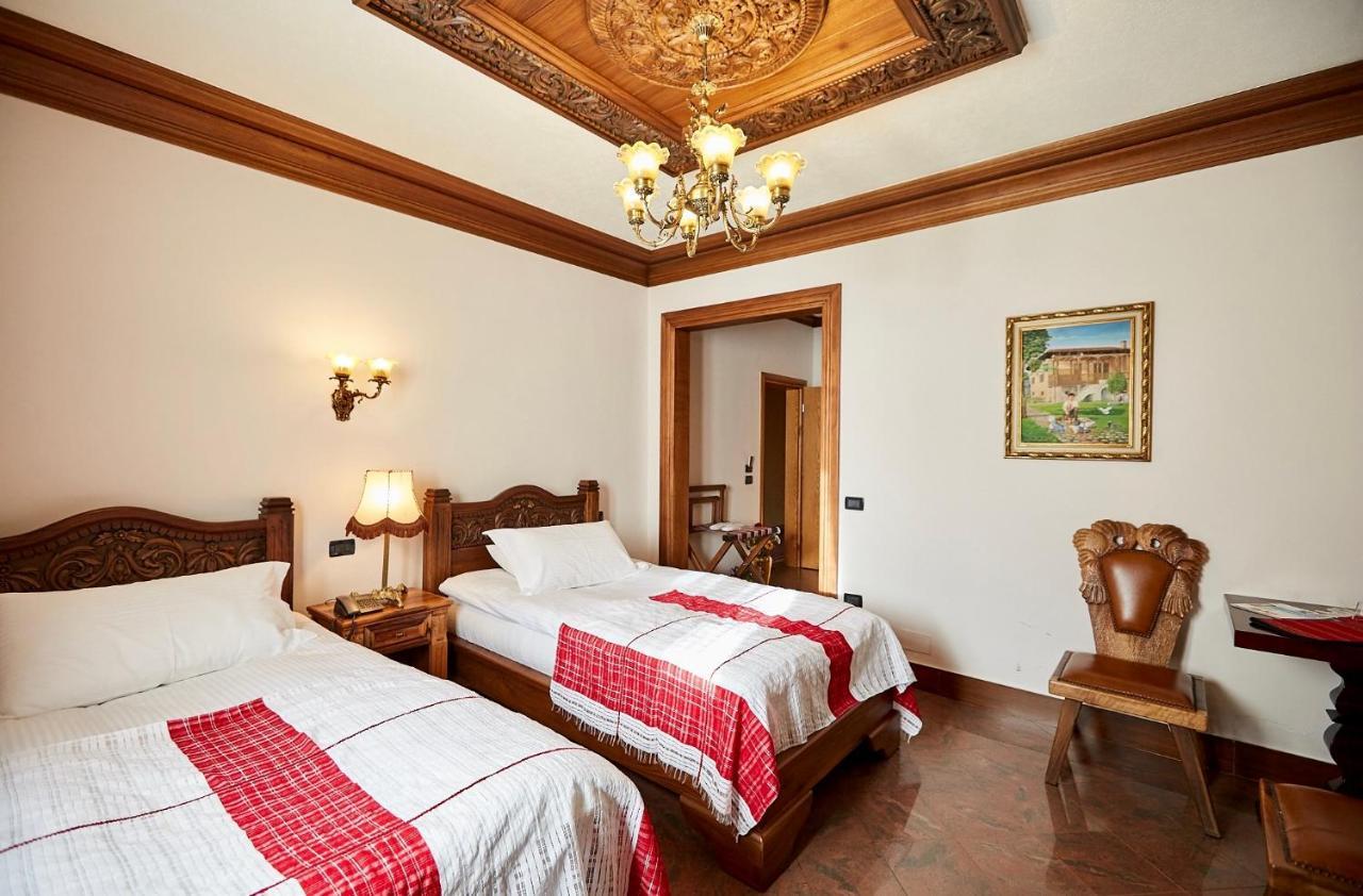 Brilant Antik Center Hotel Тирана Екстериор снимка