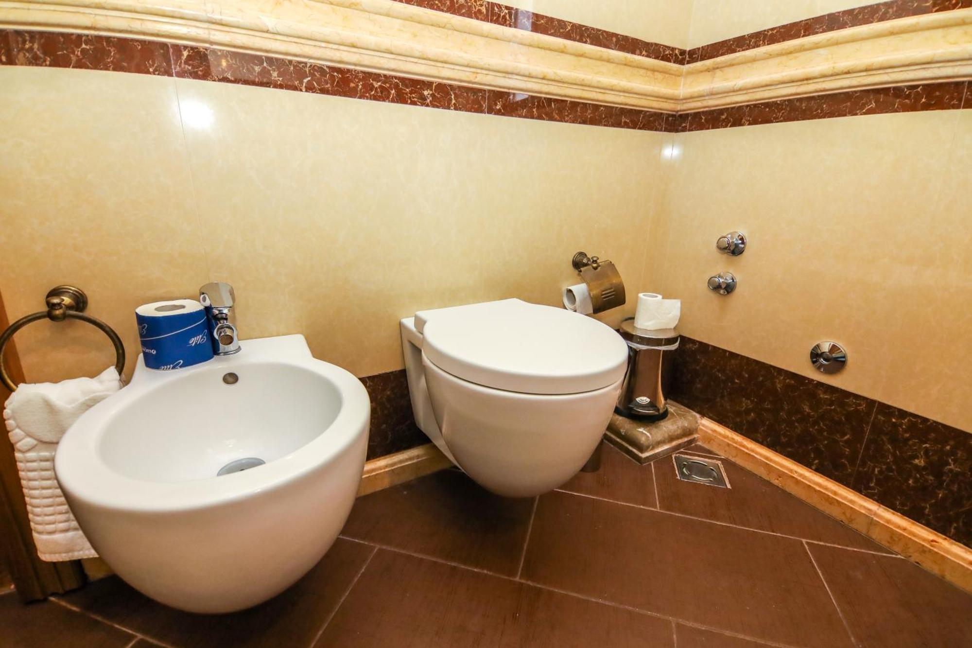 Brilant Antik Center Hotel Тирана Екстериор снимка